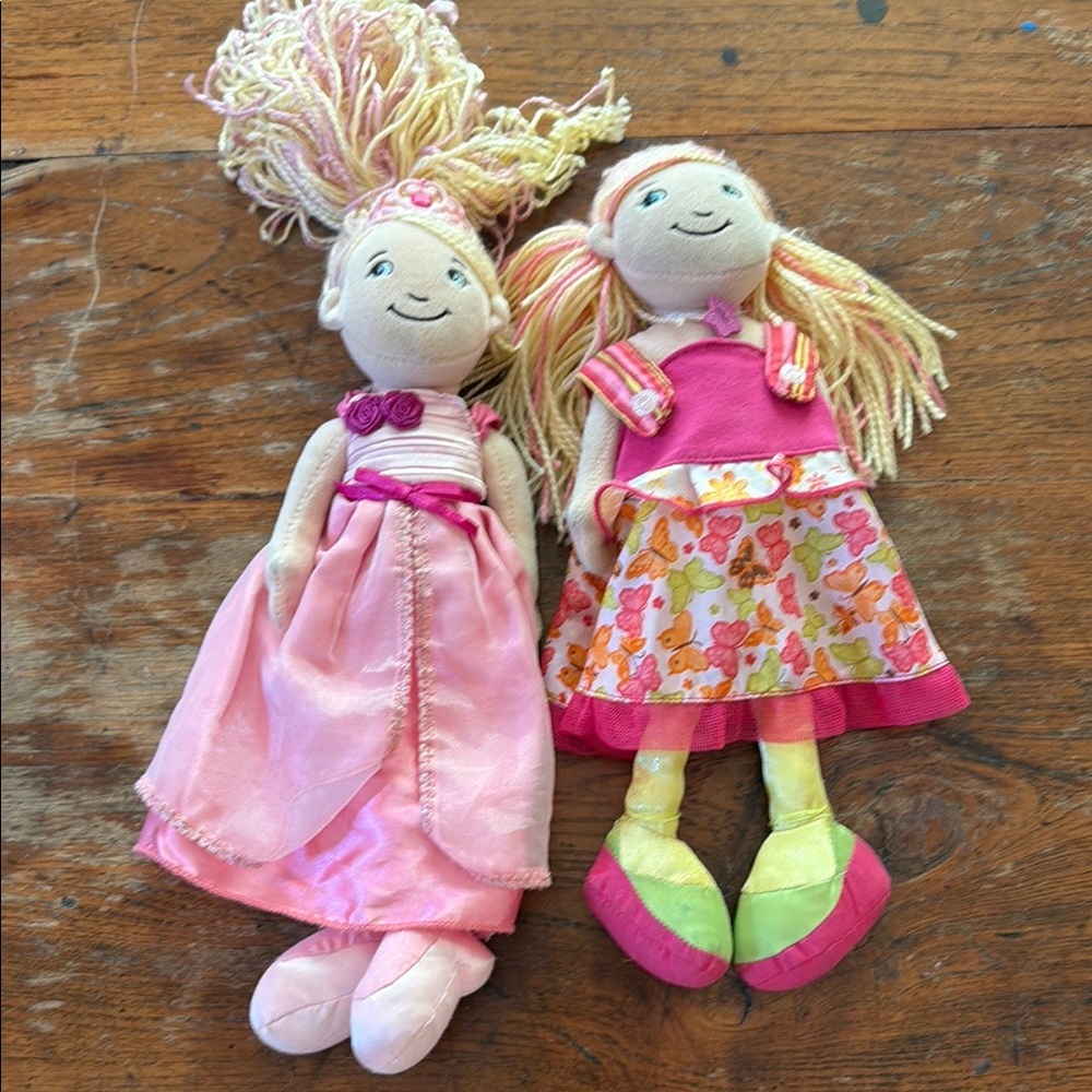 Two Groovy Girls dolls